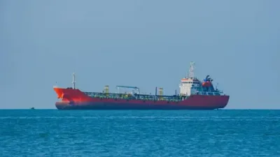 ABŞ yanacaqdaşıyan gəmini saxladı