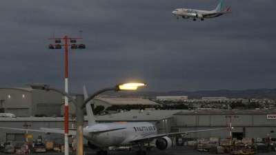Təyyarəni aeroportun terminalına çırpmaq istəyib