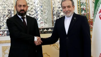 Ermənistan və İranın xarici işlər nazirləri geniş tərkibdə danışıqlar aparır