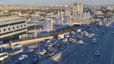 Bakıda 19 istiqamətdə tıxac yaranıb