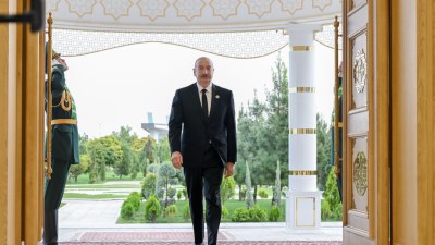 İlham Əliyev "Avaza" Kompleksinə gedib - FOTO