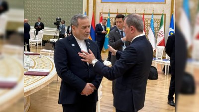 Əraqçi Bayramovla görüşüb, Lavrov söhbətə qoşulub