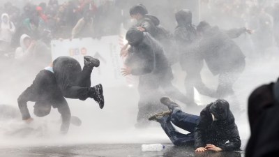 Brüsseldə küçə etirazlarında 21 nəfər saxlanılıb