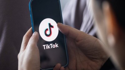 Canlı yayımda söyüş söyən "tiktoker"lər həbs olundu