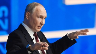 Putin seçki günü Ukraynanı vurmayacağına söz verir