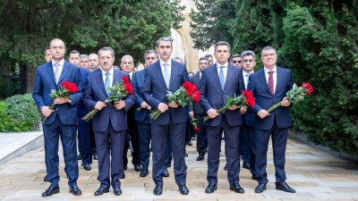 ADY kollektivi Fəxri xiyabanı ziyarət edib&nbsp;
