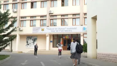 Bakıda yəhudi şagirdlər də məktəbə vahid formada gedirlər - Video