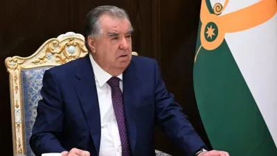 Emoməli Rahmon Bakıya yola düşdü 