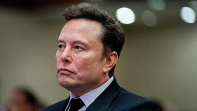 İlon Mask Zelenskini istefaya çağırdı
