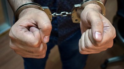 Ermənistanda 13 yaşlı qızını zorlayan ata saxlanıldı