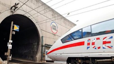 Fransada avtobusla qatar toqquşub, 19 nəfər xəsarət alıb