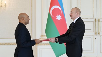 İlham Əliyev Hindistanın yeni səfirini qəbul etdi - FOTO