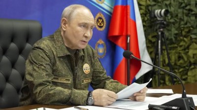 Putin hərbi müşavirə keçirdi: Zərbələrə davam edin!