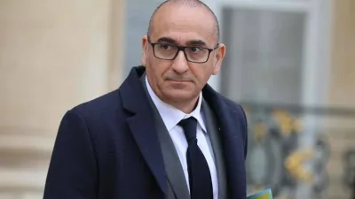 Fransanın daxili işlər naziri istefa verdi
