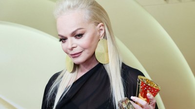 Larisa Dolina yenə dələduzluğun qurbanı oldu