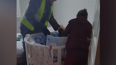 Köməksiz vəziyyətdə qalan 7 aylıq körpə belə xilas edildi - VİDEO