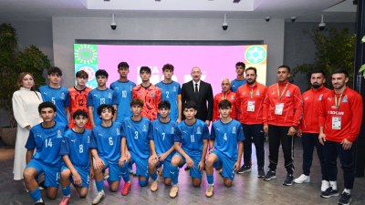 Prezident və ailəsi milli komandanın futbolçuları ilə görüşdü - YENİLƏNİB 1