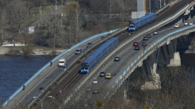 Rusiya Kiyevdəki körpünü vurdu - Hərəkət dayandı