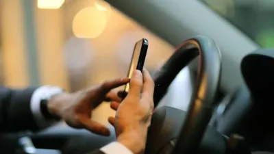 Sürücülər telefondan istifadə edərkən kameralarla cərimələnəcək – DETALLAR