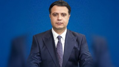 10 ay əvvəl direktor olmuşdu, indi nazir müavinidir - DOSYE