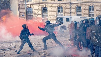 Fransa və Almaniyada kütləvi etirazlar başlayıb, yüzlərlə şəxs saxlanılıb