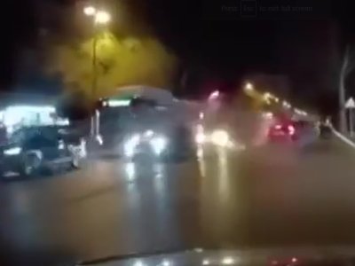 Bakıda dəhşətli qəza: 3 maşını əzib havaya qalxdı - Anbaan görüntülər