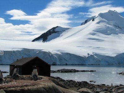 Antarktidada tapılan piramidanın mənşəyi açıqlandı