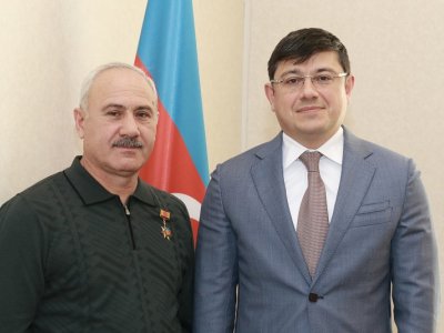 Qazaxıstandakı diaspor təşkilatının sədrinə medal verildi