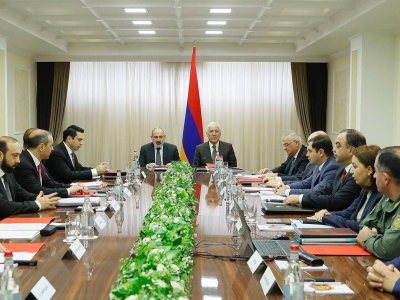 Paşinyan Ermənistan Təhlükəsizlik Şurasını topladı 