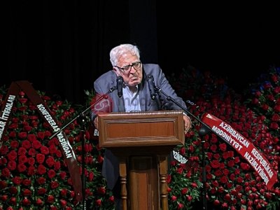 İndi bilmirəm kimə zəng edim... - ANAR