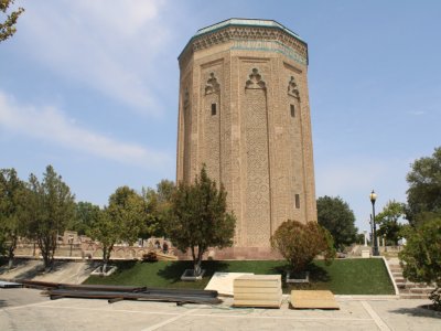 Möminə Xatun türbəsinin bərpasına başlanıldı - GÖRÜNTÜ