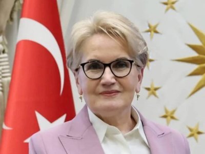 Mən evimdə otururam, siyasətlə əlaqəm yoxdur - Akşener sükutu pozdu