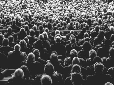 Убежим от толпы, устремимся к образованию - Эльшад Эйвазлы ПИШЕТ