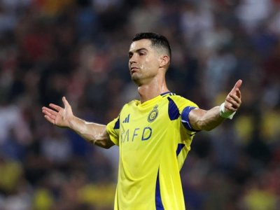 Ronaldo 950 qol vuran ilk futbolçu oldu