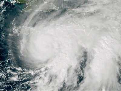 Tarixdə ən güclü qasırğa yaxınlaşır