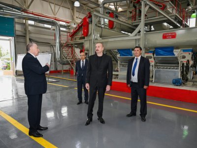 Dövlət başçısı pambıq emalı zavodunun işi ilə tanış oldu - FOTO