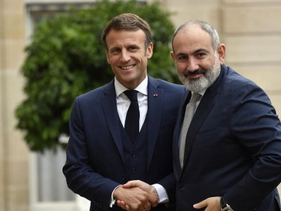 Paşinyan Fransaya getdi - Makronla görüşəcək