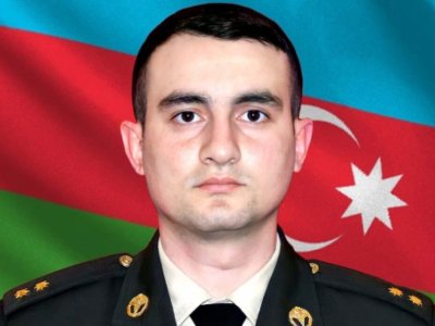 Yaralı komandirini xilas edərkən şəhid olan həkim