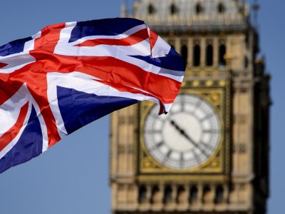 Böyük Britaniyanın dövlət borcu 20 ildə üç dəfə artıb