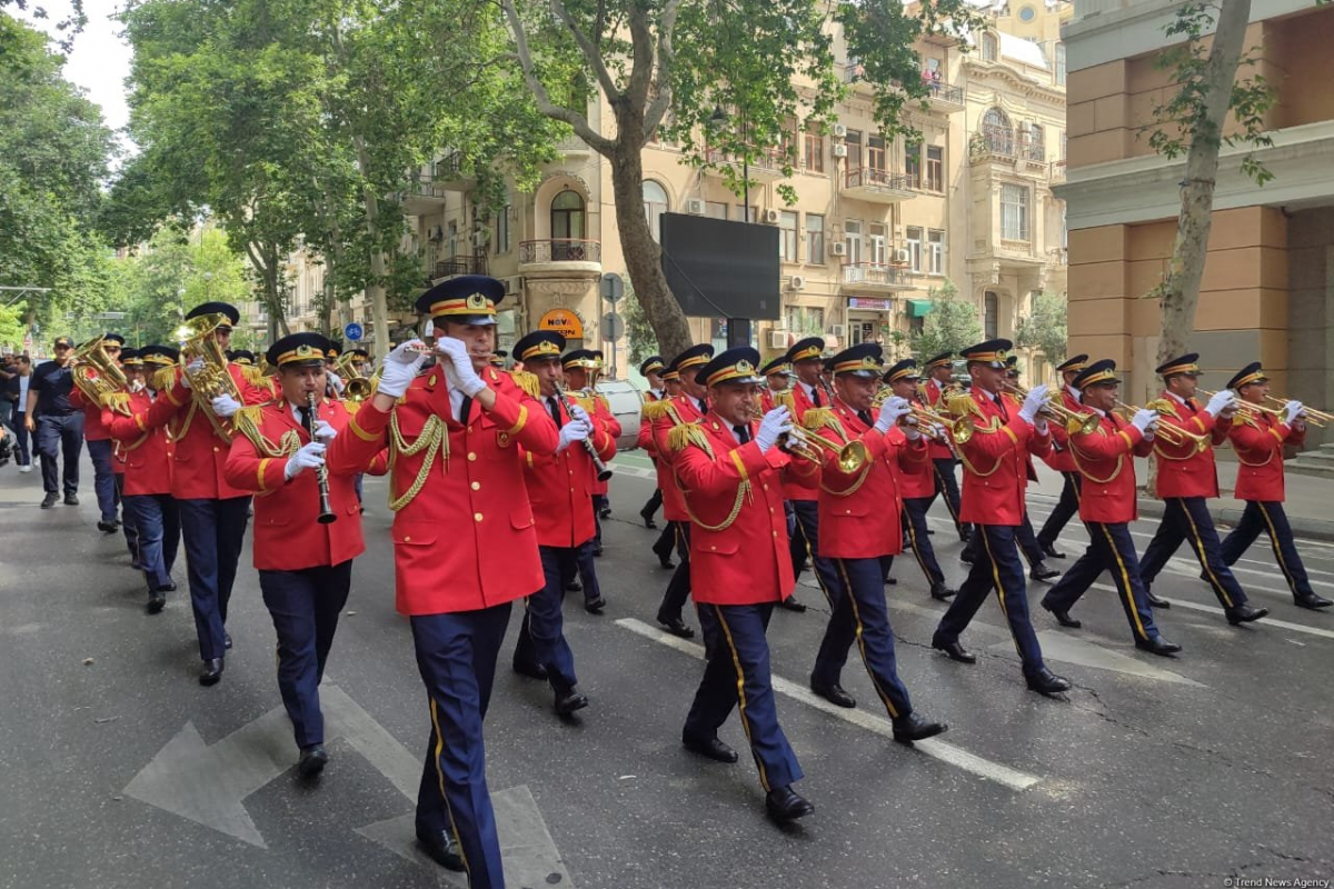 Bakıda hərbi yürüşlər BAŞLADI