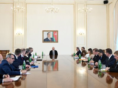 İlham Əliyev NATO nümayəndə heyətini qəbul edib