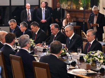 Mərkəzi Asiya liderləri Trampla hansı dildə danışıblar? - İkisi rus, biri ingilis, digərləri isə....