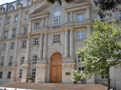 Maliyyə Nazirliyi 1 milyarddan çox depozit yerləşdirdi