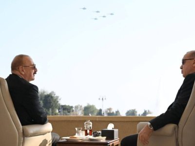 Prezident hərbi paraddan fotolar paylaşdı