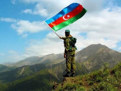 Azərbaycan bayrağı 107 yaşında!