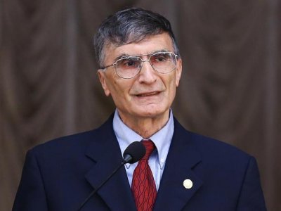 Əziz Sancar Azərbaycan xalqını TƏBRİK ETDİ