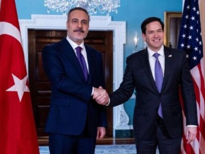 Hakan Fidan Ağ Evdə