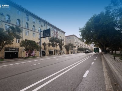 İnşaatçılar prospektində mikromobillik zolağı təşkil edilir