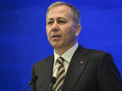 Müdafiə naziri qəza yerinə getdi