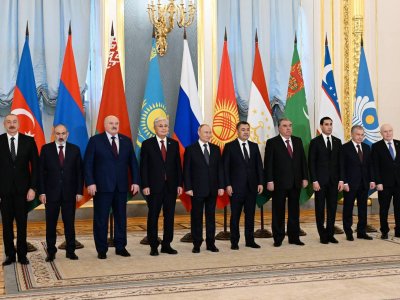 Putin MDB liderlərinu Sankt-Peterburqa YIĞIR